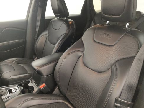 Used 2019 Jeep Cherokee Limited AWD/4WD image 17