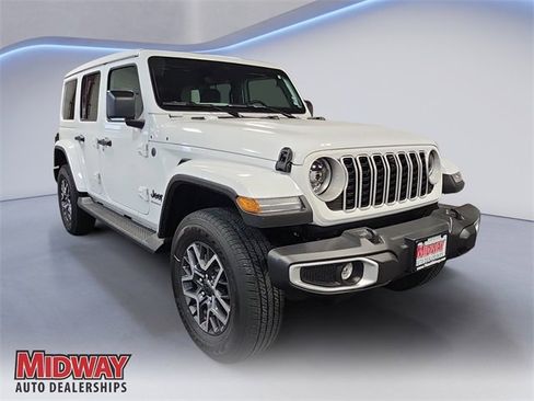 New 2026 Jeep Wrangler Sahara image 7