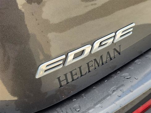 Used 2018 Ford Edge Titanium w/ Equipment Group 302A FWD image 32