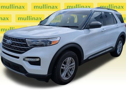 Used 2023 Ford Explorer XLT w/ Equipment Group 202A image 6