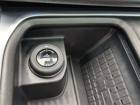 Used 2025 Ford Expedition Max Active AWD/4WD image 22
