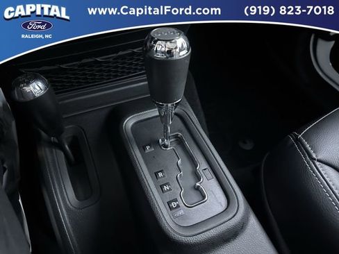 Used 2018 Jeep Wrangler Rubicon w/ Power Convenience Group image 28