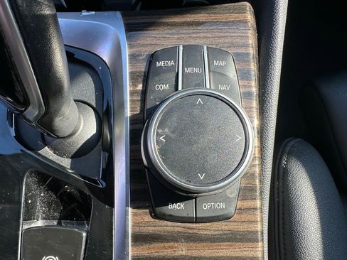 Used 2020 BMW 530i w/ Convenience Package image 24