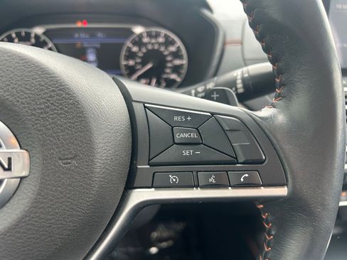 Used 2022 Nissan Altima 2.5 SR AWD/4WD image 13