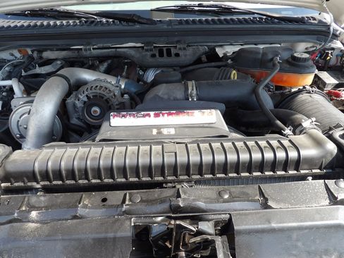 Used 2007 Ford F550 2WD Regular Cab Super Duty image 39