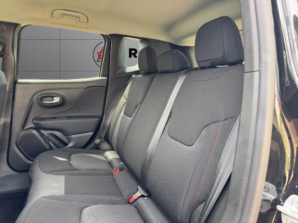 Used 2023 Jeep Renegade Trailhawk AWD/4WD image 18