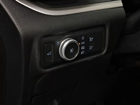 Used 2021 Ford Explorer XLT w/ Equipment Group 202A AWD/4WD image 11