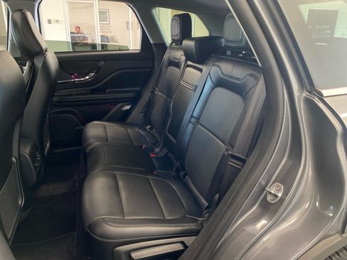 Used 2022 Lincoln Corsair AWD w/ Premium Package image 9