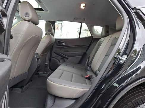 Used 2024 Chevrolet Trax ACTIV w/ Sunroof Package FWD image 13