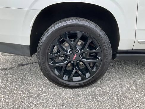Used 2022 GMC Yukon XL Denali AWD/4WD image 30