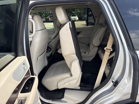 Used 2021 Lincoln Navigator Reserve w/ Luxury Package AWD/4WD image 15