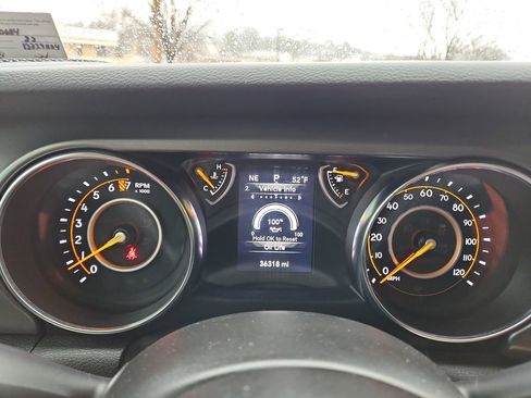 Used 2022 Jeep Gladiator Sport image 16