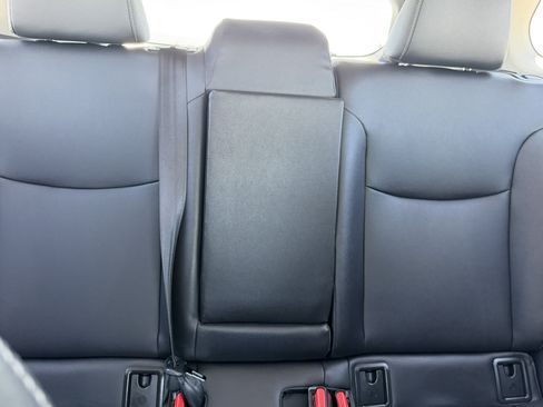 Used 2025 Toyota Corolla Cross XLE w/ Convenience Package FWD image 22