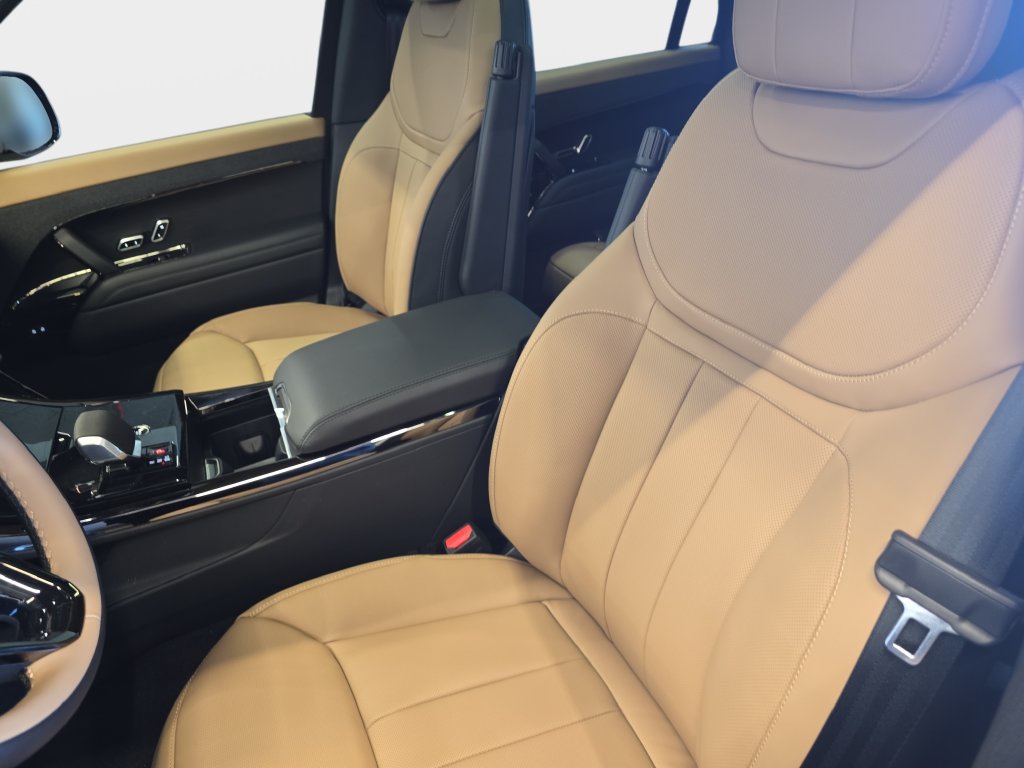 New 2026 Land Rover Range Rover Sport Dynamic SE AWD/4WD image 12