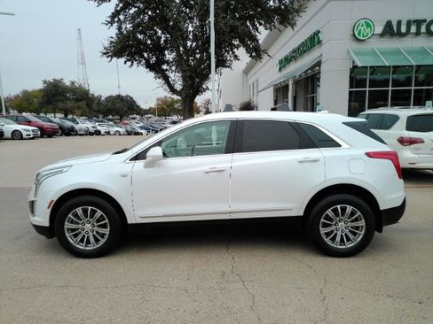 Used 2017 Cadillac XT5 Luxury w/ Driver Awareness Package image 14