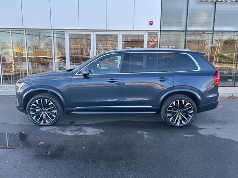 Used 2025 Volvo XC90 B5 Plus image 2