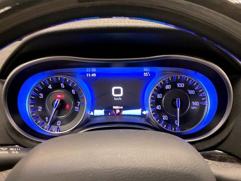 Used 2018 Chrysler 300 Limited w/ Light Group image 20