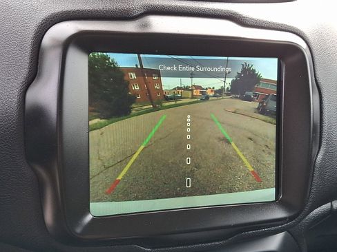 Used 2023 Jeep Renegade Latitude image 14