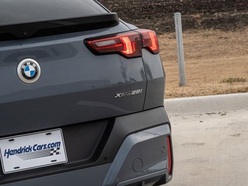 Certified 2025 BMW X2 xDrive28i image 8