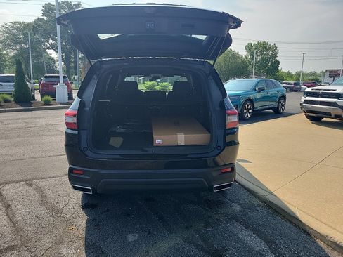 New 2025 Honda Pilot Sport image 7