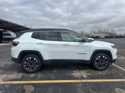 Used 2022 Jeep Compass Limited image 7