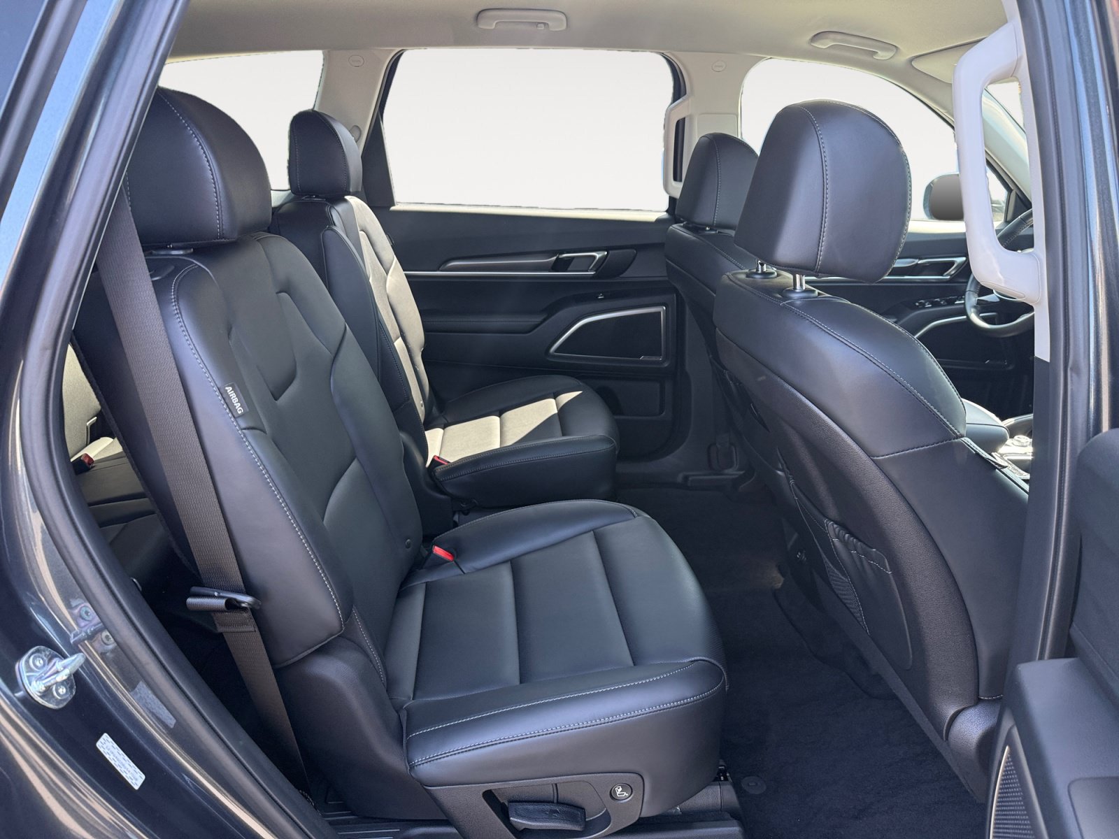 Used 2024 Kia Telluride S FWD image 19