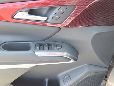 New 2026 Chevrolet Traverse Z71 w/ LPO, Floor Liner Package AWD/4WD image 27