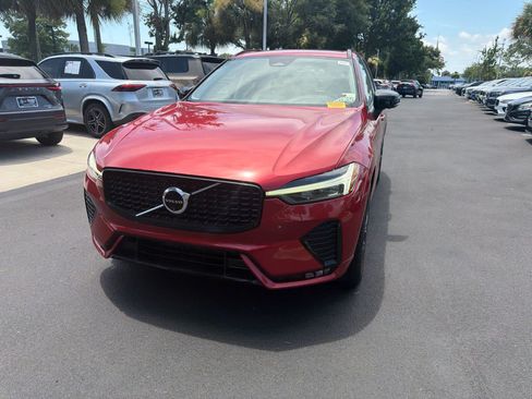 Used 2024 Volvo XC60 B5 Plus AWD/4WD image 7