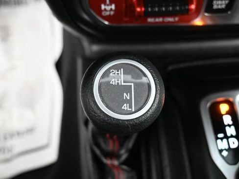 Used 2018 Jeep Wrangler Unlimited Rubicon AWD/4WD image 27