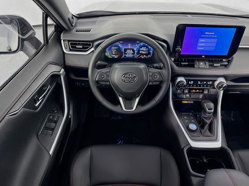 Used 2025 Toyota RAV4 XSE AWD/4WD image 28