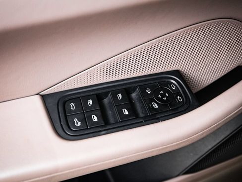 Certified 2024 Porsche Macan 4 Electric AWD/4WD image 22