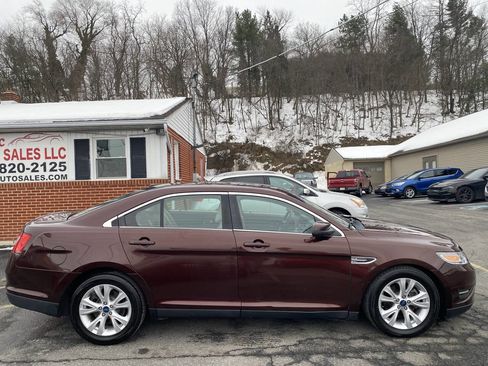 Used 2012 Ford Taurus SEL image 4