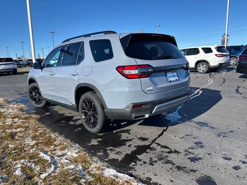 New 2025 Honda Pilot Touring image 5