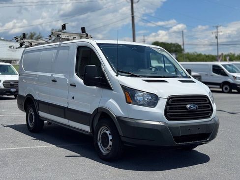 Used 2018 Ford Transit 250 130 Low Roof RWD image 3