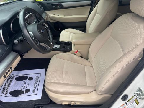Used 2019 Subaru Outback 2.5i Premium w/ Popular Package #2 AWD/4WD image 5