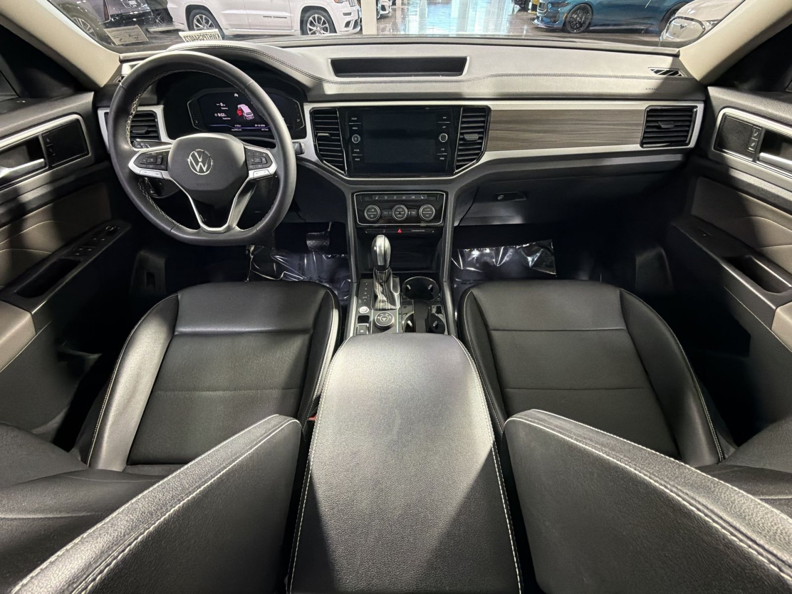Used 2023 Volkswagen Atlas SEL AWD/4WD image 36