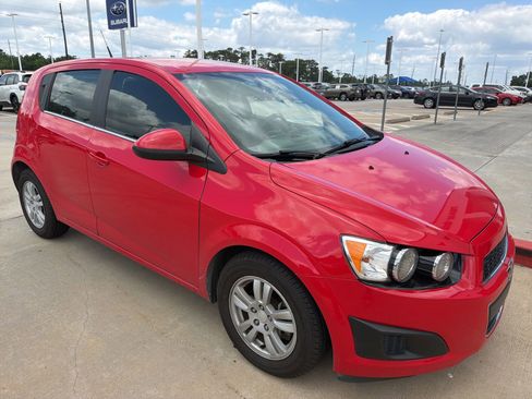 Used 2014 Chevrolet Sonic LT FWD image 1