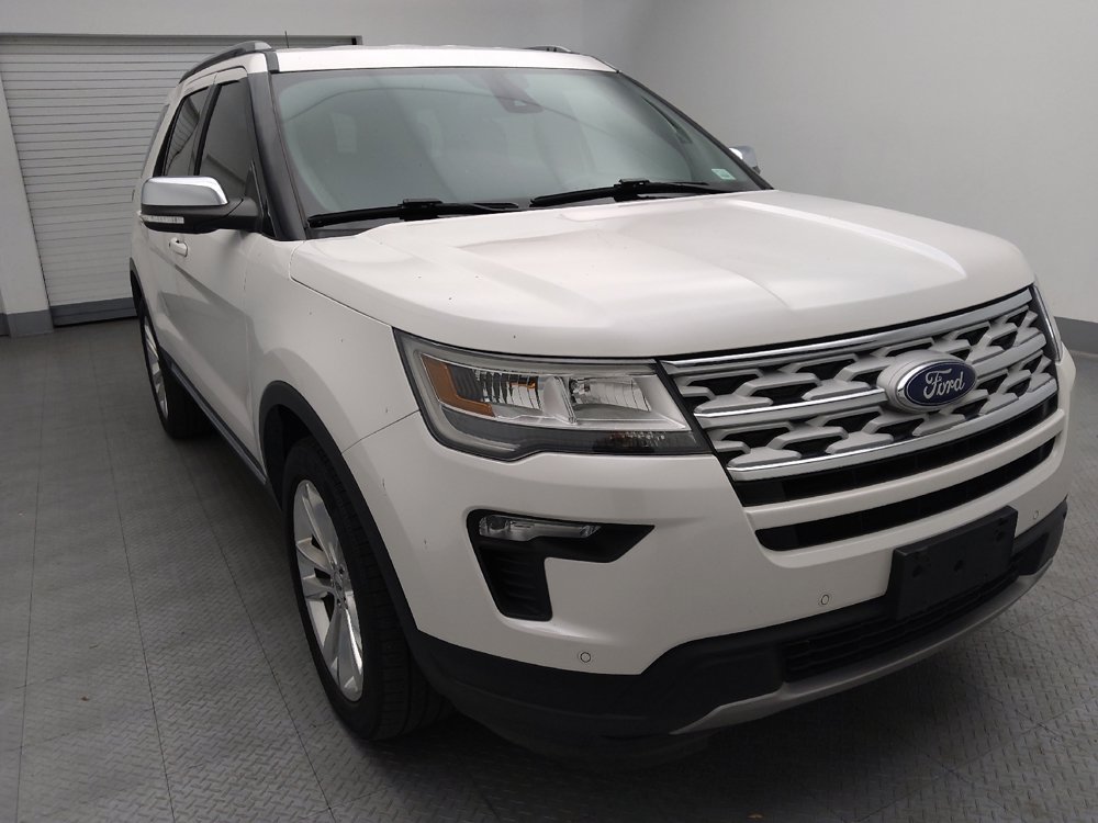 Used 2019 Ford Explorer XLT w/ Equipment Group 202A AWD/4WD image 14