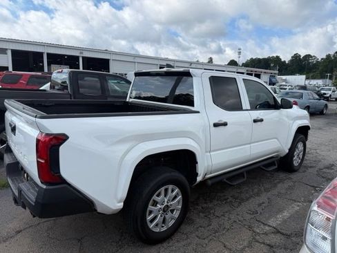 Used 2024 Toyota Tacoma SR AWD/4WD image 2