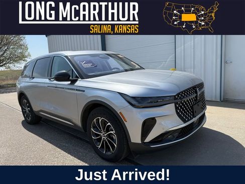 Used 2025 Lincoln Nautilus Premier w/ Equipment Group 102A image 1