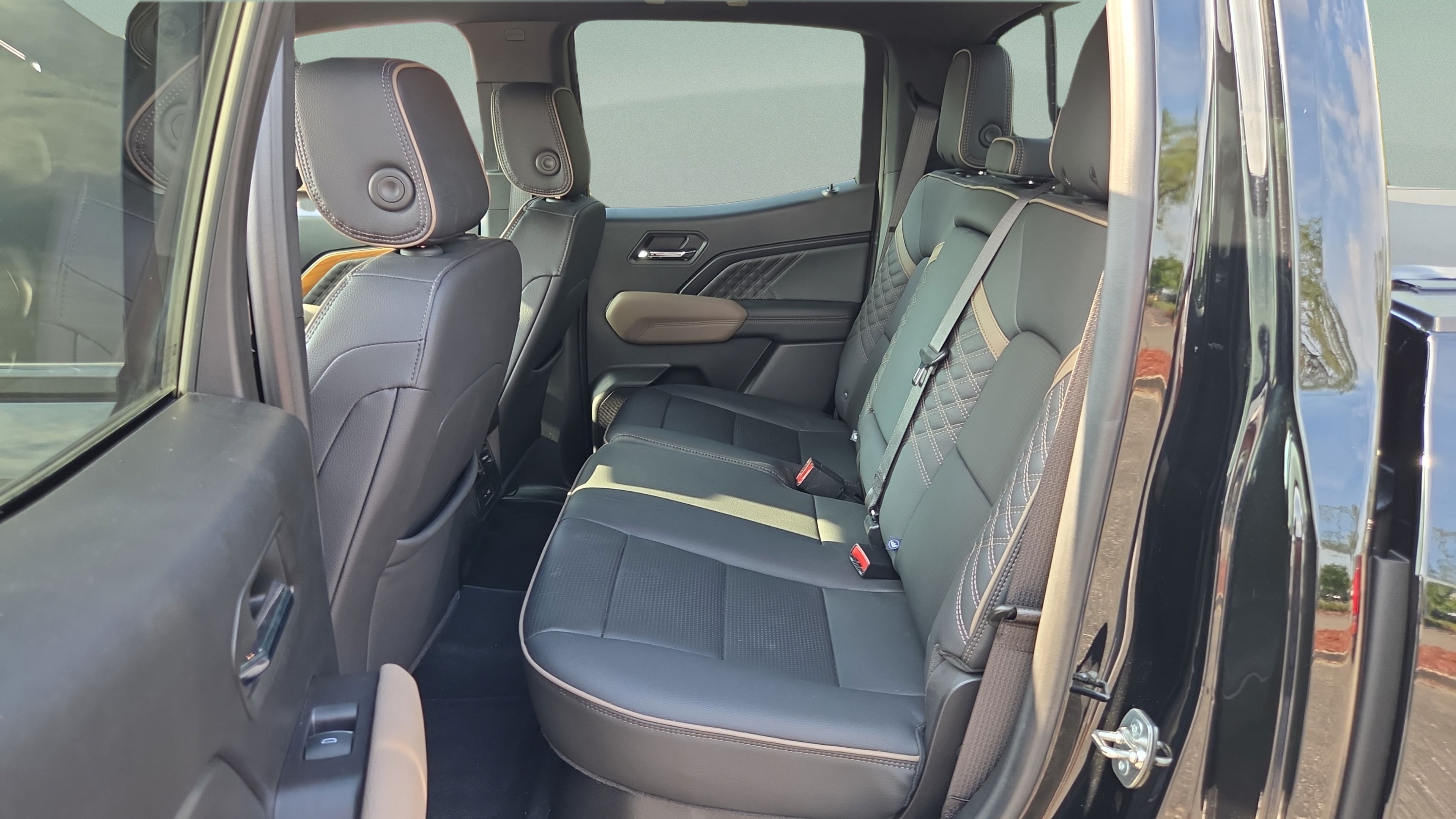 Certified 2024 GMC Canyon Denali AWD/4WD image 10