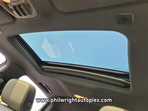 New 2025 Chevrolet Colorado ZR2 w/ Off-Road Front Bumper Package image 13