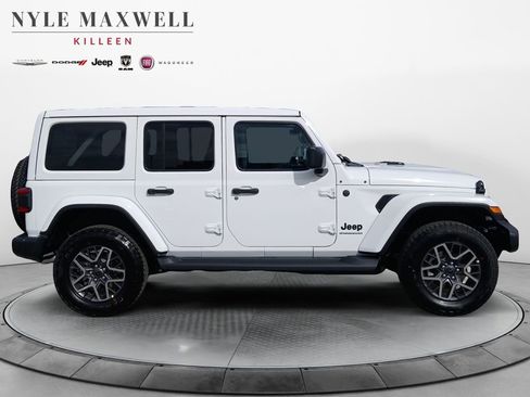 New 2026 Jeep Wrangler Unlimited Sahara AWD/4WD image 17