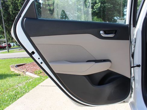 Used 2019 Hyundai Accent SE FWD image 28
