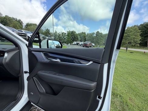 Used 2025 Cadillac XT5 Premium Luxury w/ Technology Package AWD/4WD image 36