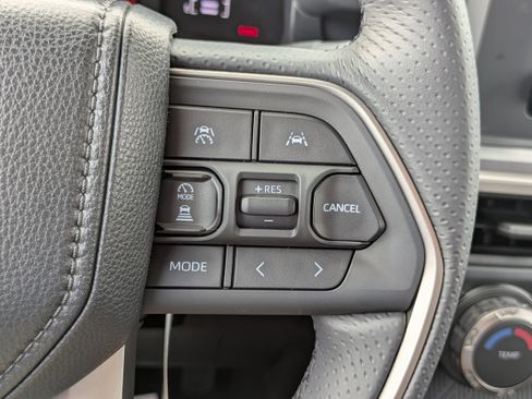 New 2026 Toyota 4Runner SR5 AWD/4WD image 19