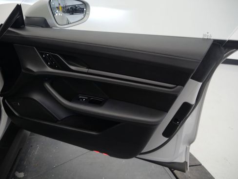 Certified 2023 Porsche Taycan GTS AWD/4WD image 24