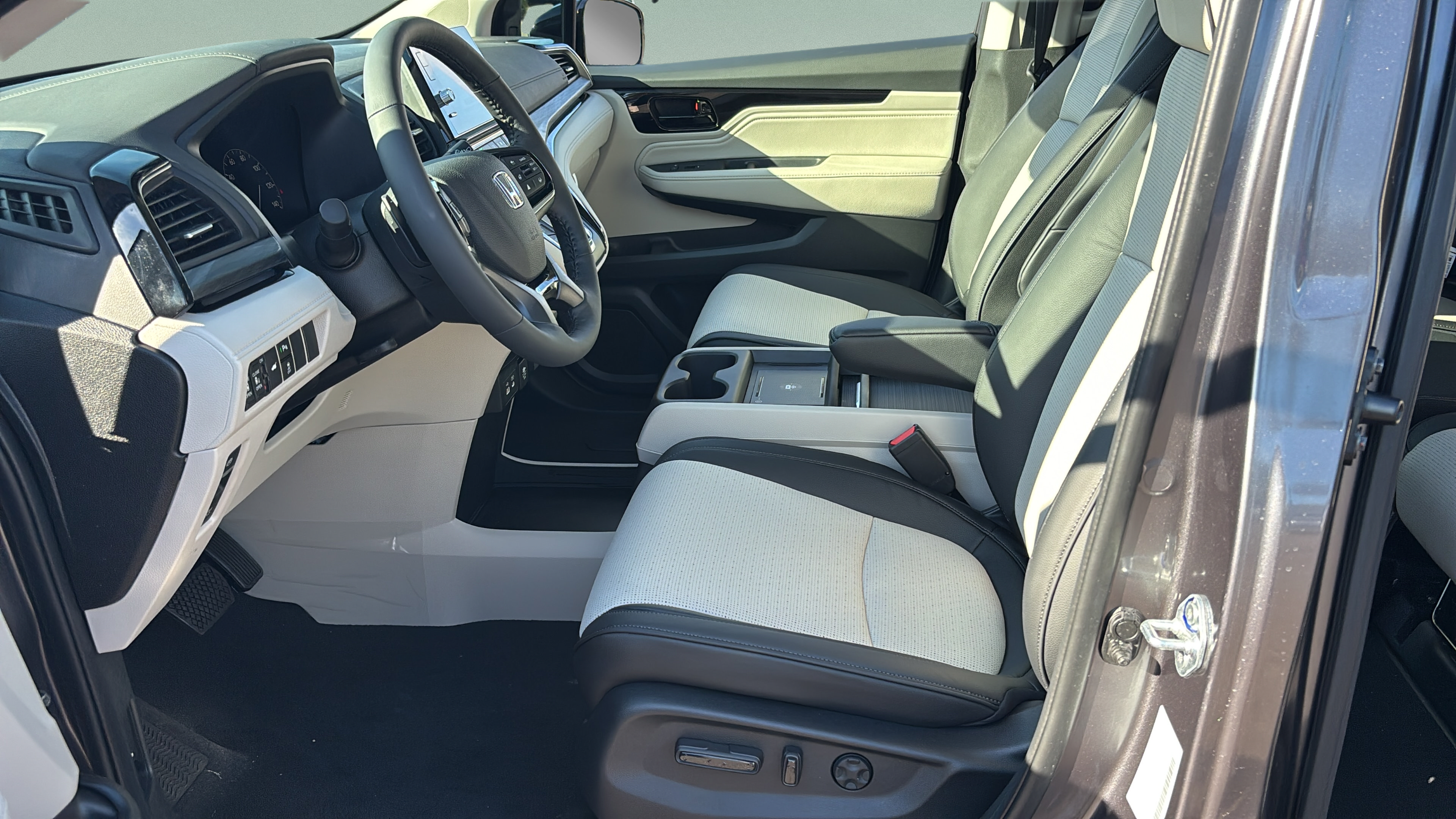 New 2027 Honda Odyssey Elite image 9