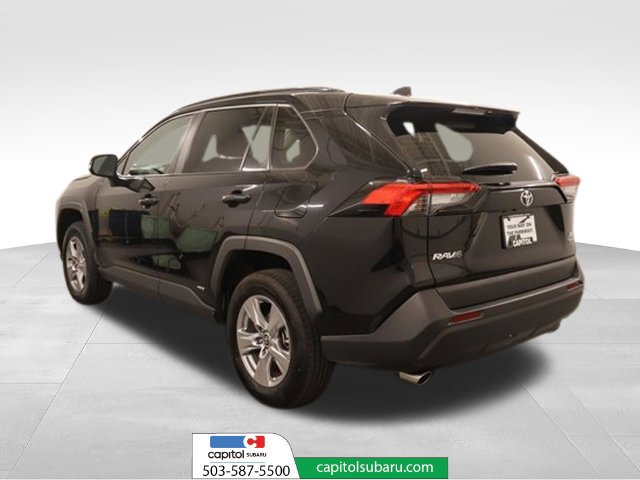 Used 2025 Toyota RAV4 XLE AWD/4WD image 4