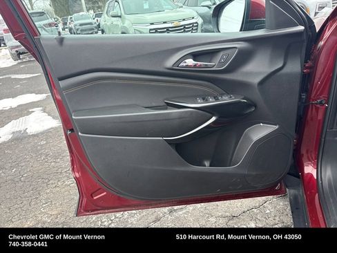 Used 2024 Chevrolet Trax LT w/ LT Convenience Package image 12